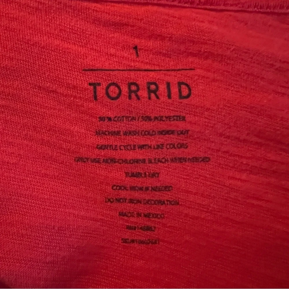 Torrid Red T-Shirt No One Cares size 1 - Picture 3 of 3